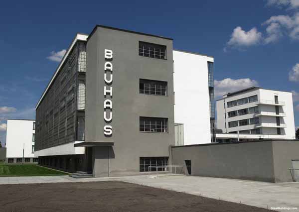Bauhaus-by-walter-gropius-1919-1925-photo-by-Claudio-divizia