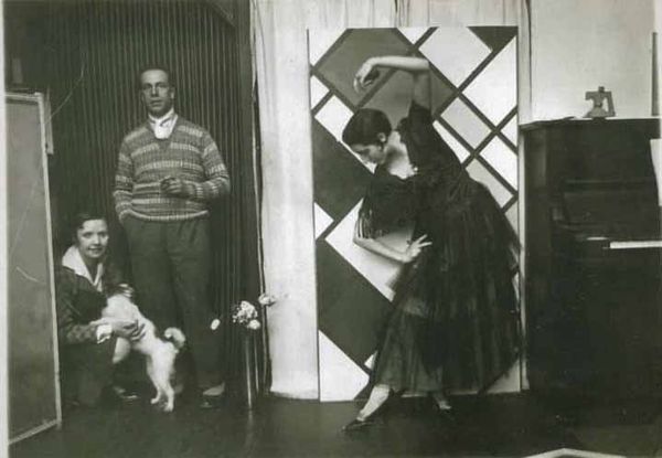 Theo van Doesburg nelly-Dada-Kamares-1925-2