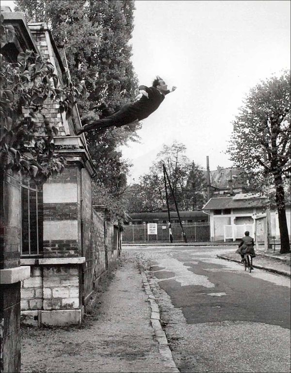 Yves-klein-leap-into-the-void-by-harry-shunk-1960
